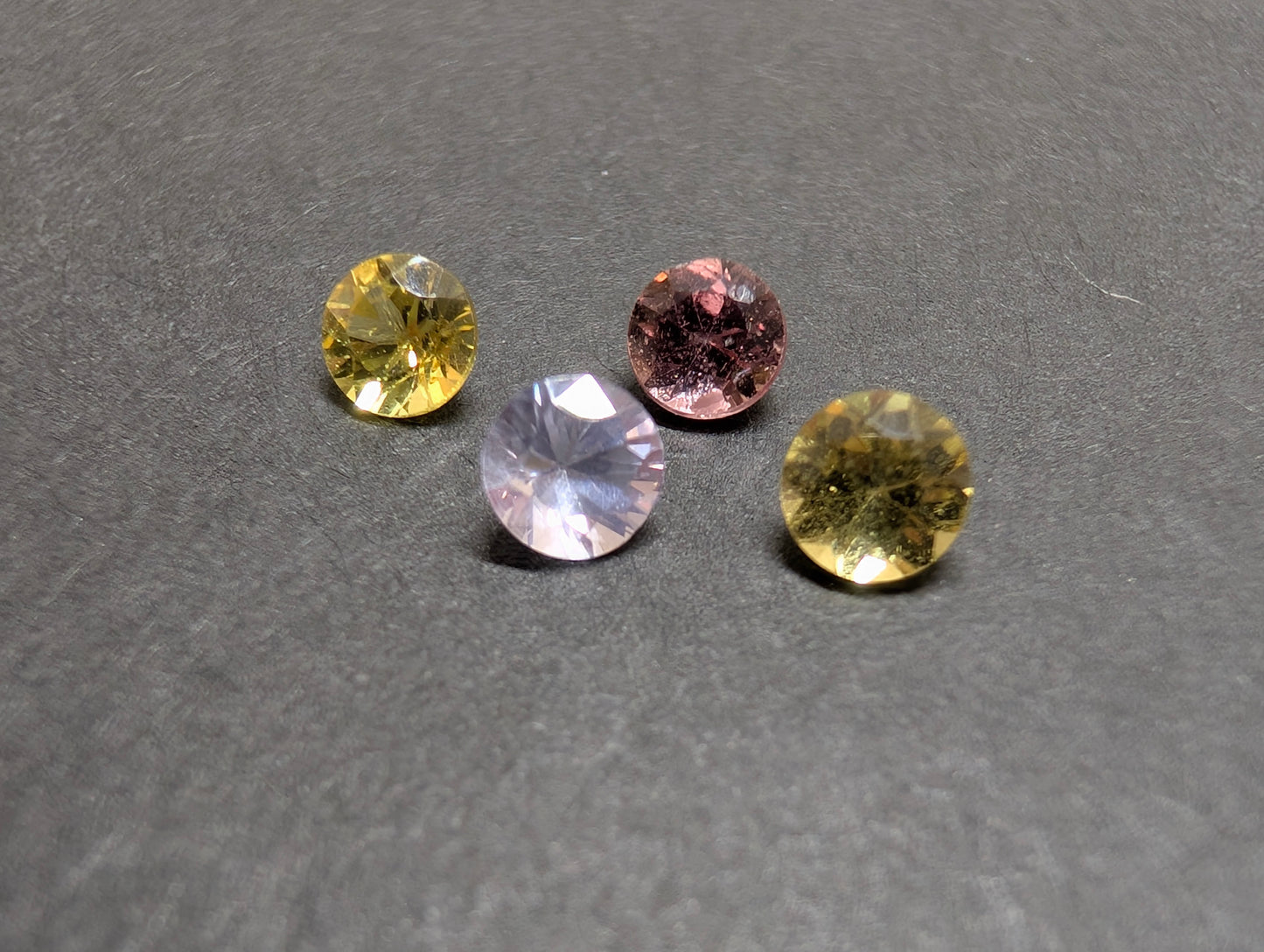 0363【ランダム発送】マルチサファイア【1石あたり約2.80ct】