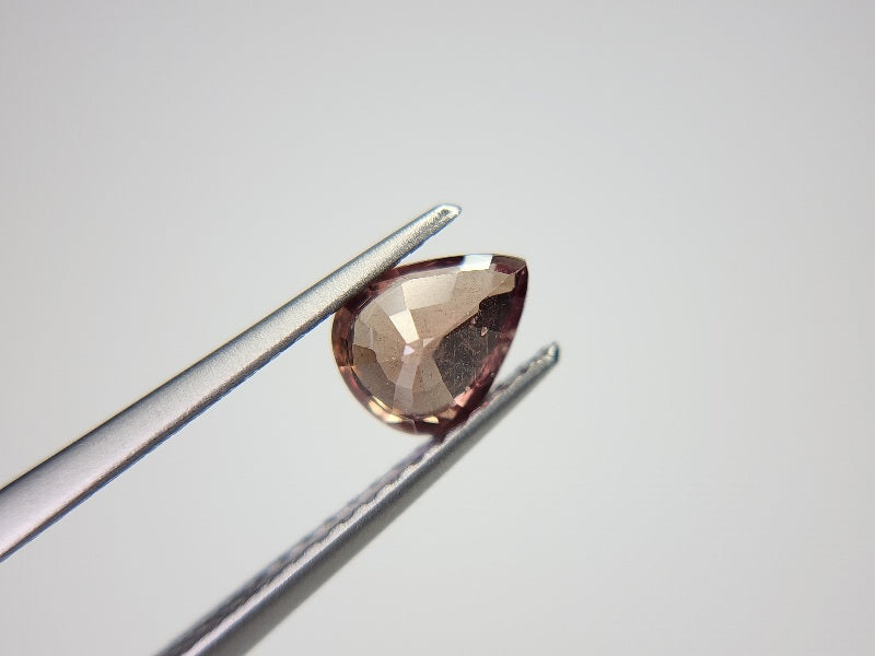 ccGA-1　カラーチェンジガーネット　0.86ct