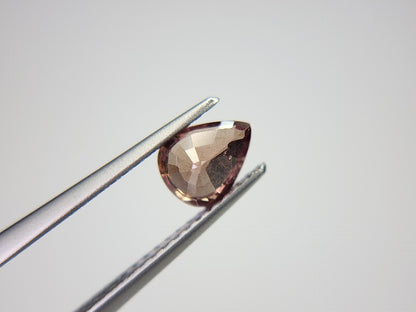 ccGA-1　カラーチェンジガーネット　0.86ct