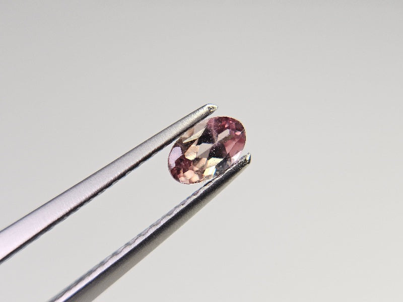 【500円均一】6/1新着！　カラーチェンジガーネット　0.31ct　3