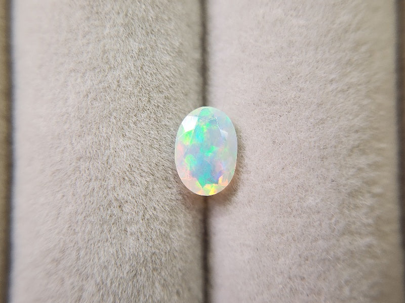 0909-2-8　オパール　0.37ct