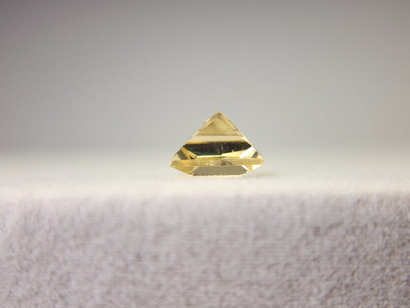0091-9　イエローラブラドライト　1.46ct