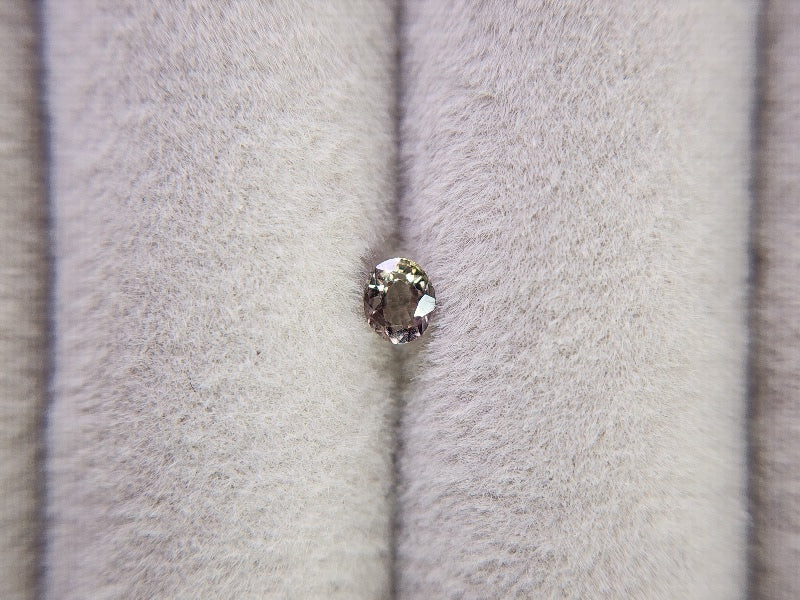 0266-4　アレキサンドライト　0.18ct