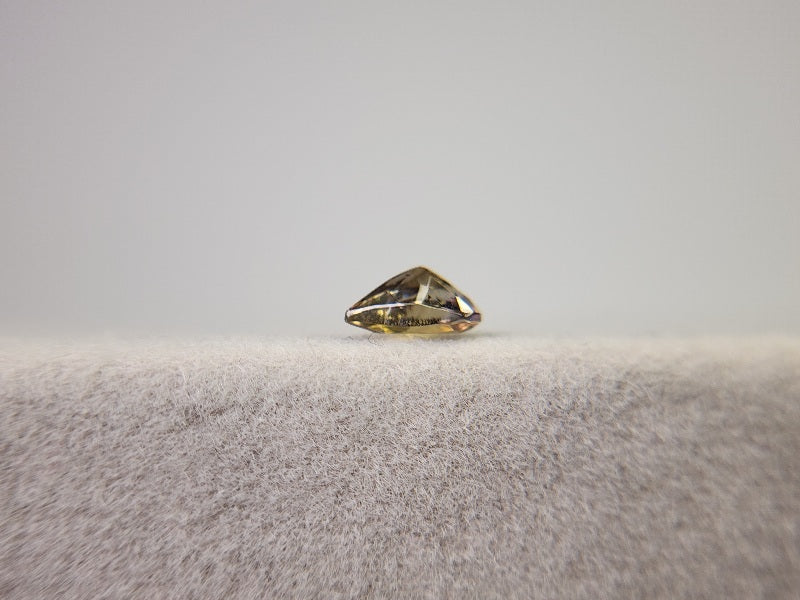 0644-17-2　ゾイサイト　0.40ct