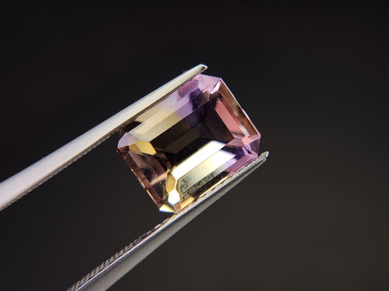 AMT-11　アメトリン　3.69ct