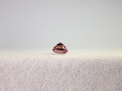 0935-1　ピンクジルコン　0.44ct