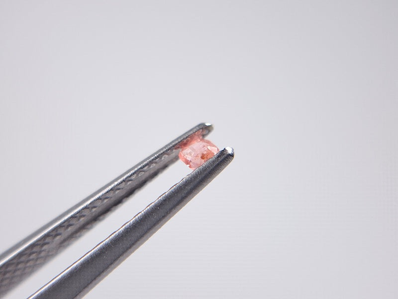 VY-2　ベイリネナイト　0.06ct