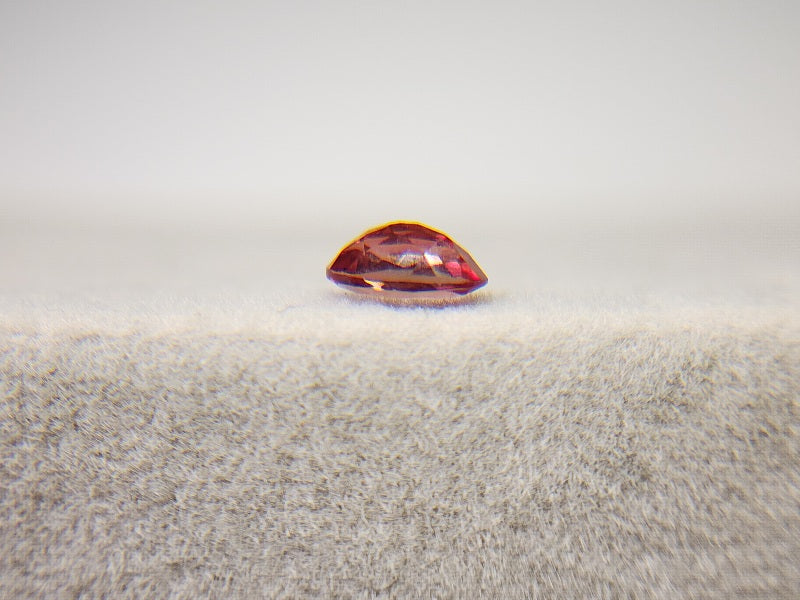 0152-1-9　バイカラーアンデシン　0.40ct