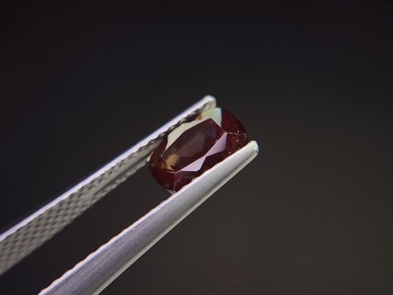 0504-8　バイカラーアンデシン　0.83ct