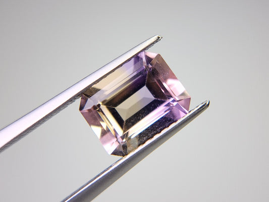 AMT-14　アメトリン　2.35ct