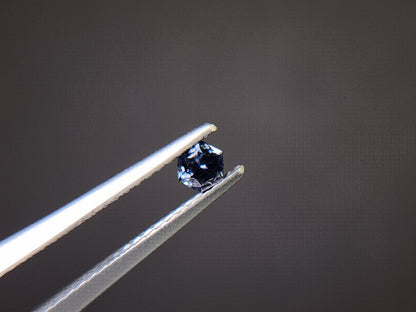0002-3　スピネル　0.18ct