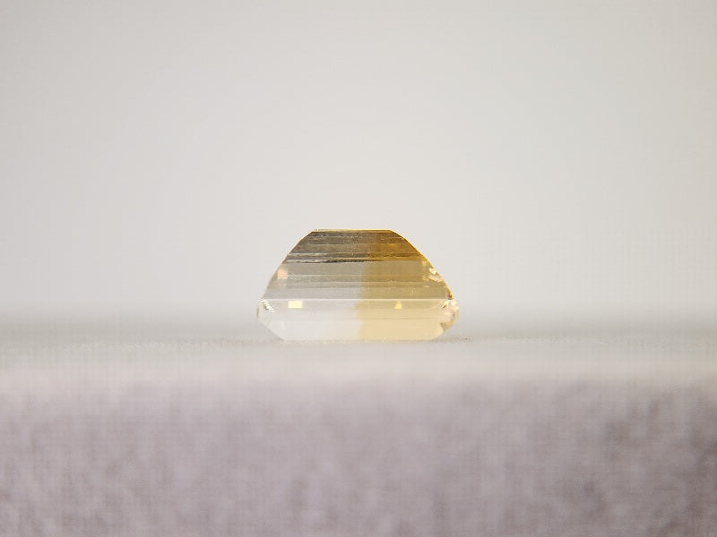 0365-3-8　バイカラーシトリン　3.19ct