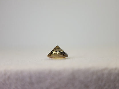 0657-19-1　ゾイサイト　0.38ct