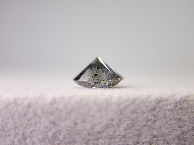 　grMOI-2　合成グレーモアッサナイト　0.93ct
