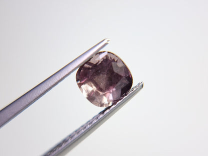 ccGA-19　カラーチェンジガーネット　1.35ct