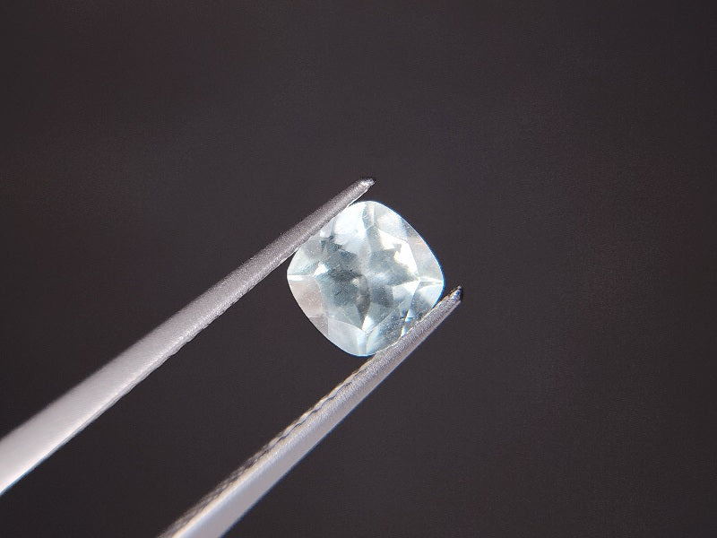 gBE-3　グリーンベリル　0.88ct
