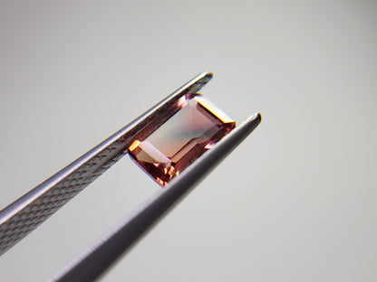 0151-3-10　バイカラーアンデシン　0.92ct