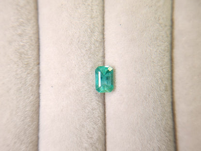 0936-5　エメラルド(ザンビア産)　0.63ct