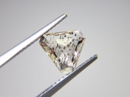 【期間限定】10/18まで　ルチルインスキャポライト　1.57ct　15