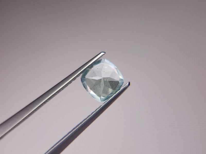gBE-1　グリーンベリル　0.99ct