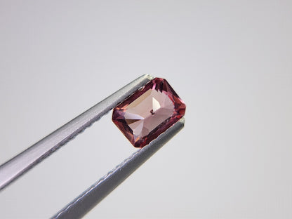 0935-9　ピンクジルコン　0.78ct
