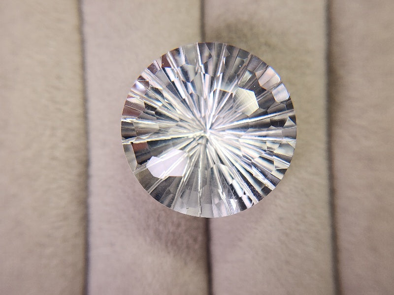 SUI-4　水晶　23.83ct