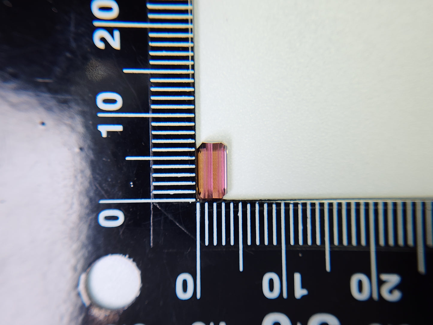 0879-12　トルマリン　0.77ct