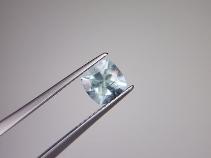 gBE-1　グリーンベリル　0.99ct