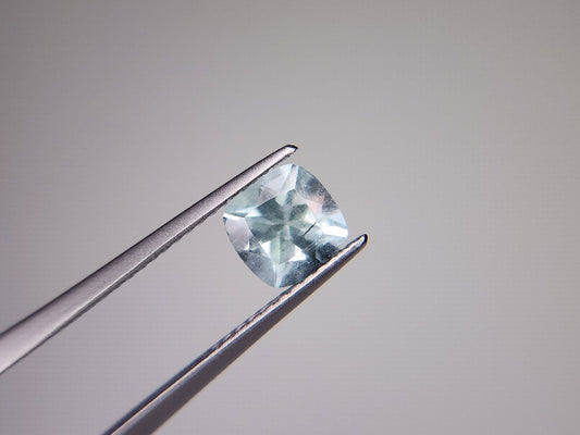 gBE-1　グリーンベリル　0.99ct