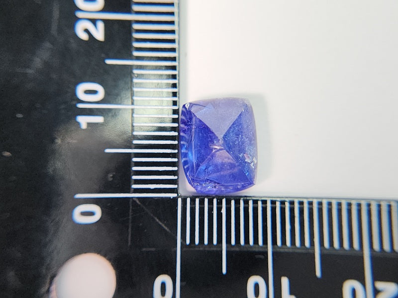 0938-25　タンザナイト(処理・欠けあり)　5.70ct
