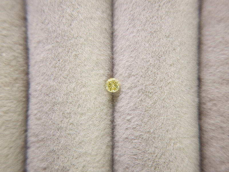 0015-6-2　イエローダイヤモンド　0.06ct