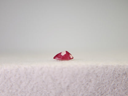 r-BE-3　レッドベリル　0.11ct