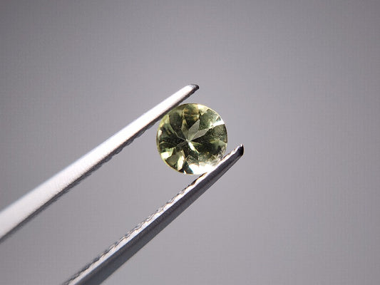0657-17-2　ゾイサイト　0.37ct