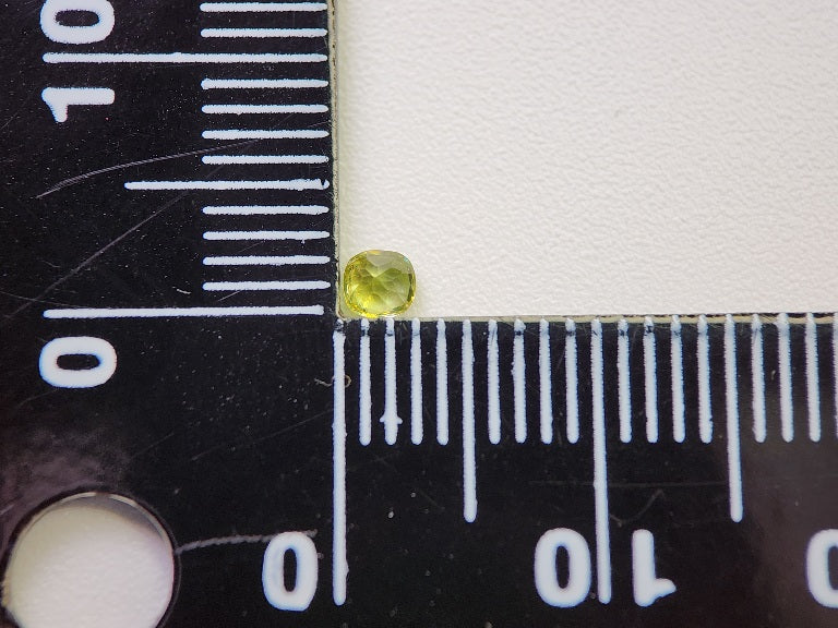 0932-1-10　スフェーン　0.12ct