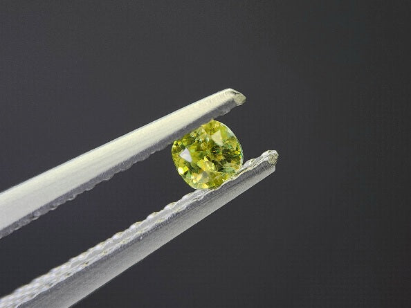 0932-1-8　スフェーン　0.12ct