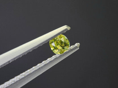 0932-1-8　スフェーン　0.12ct