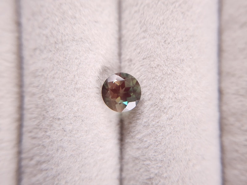 0504-11　バイカラーアンデシン　0.81ct