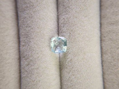 0878-4-4　グリーンベリル　クッションチェッカーカット 0.84ct