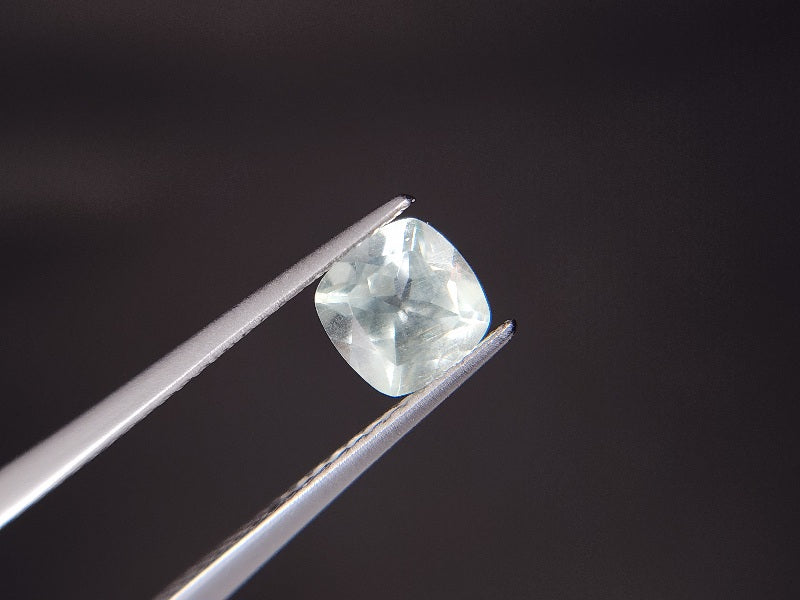 gBE-4　グリーンベリル　0.88ct