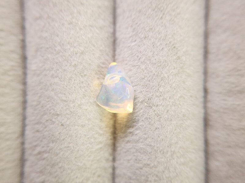 0914-8　さざれオパール（穴あき）　1.01ct