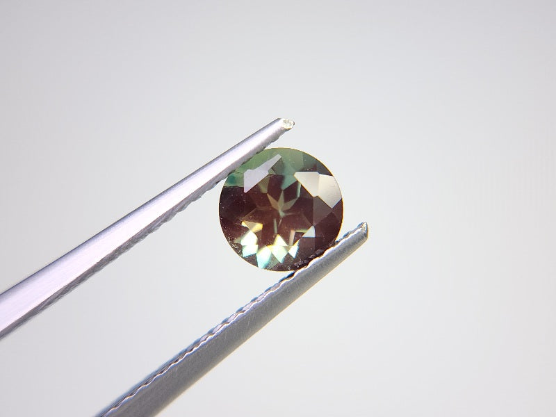 0504-11　バイカラーアンデシン　0.81ct