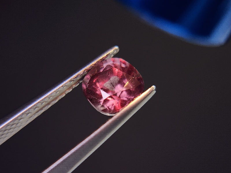 ccGA-19　カラーチェンジガーネット　1.35ct