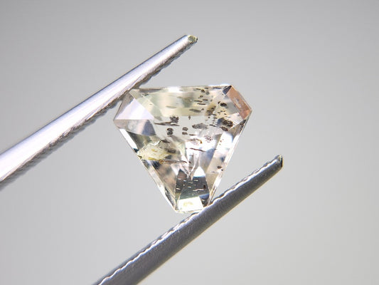 【期間限定】10/18まで　ルチルインスキャポライト　1.57ct　15