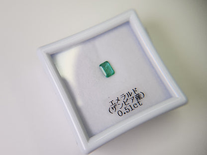 0936-8　エメラルド(ザンビア産)　0.51ct