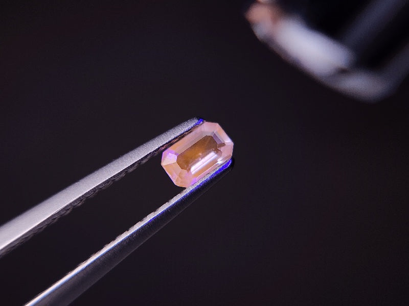 blHAK-10　ブルーハックマナイト　0.11ct