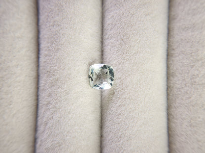 0878-4-9　グリーンベリル　0.68ct