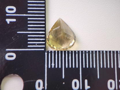 0473-2　イエローグリーンアパタイト　2.70ct