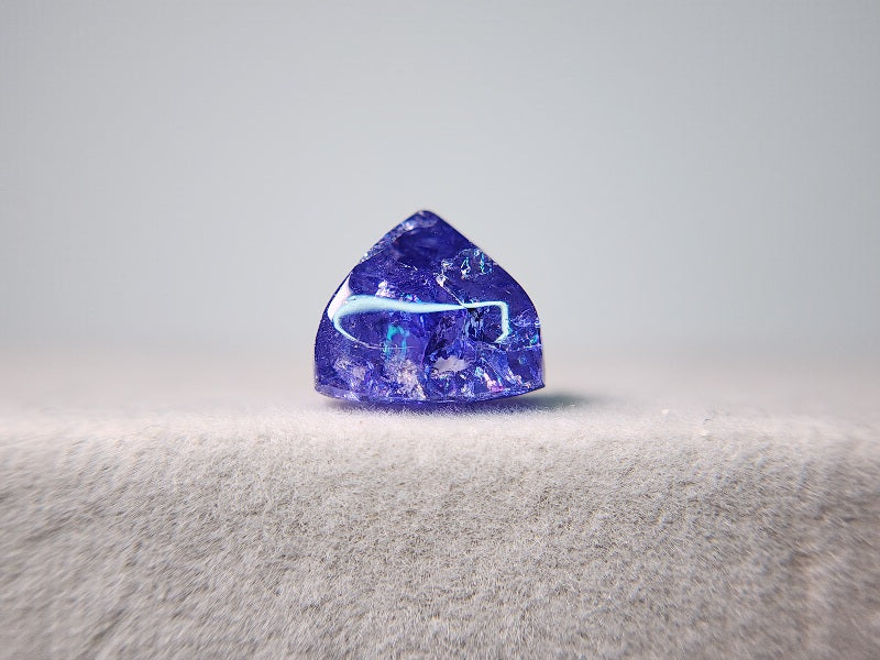 0938-20　タンザナイト(処理)　8.52ct