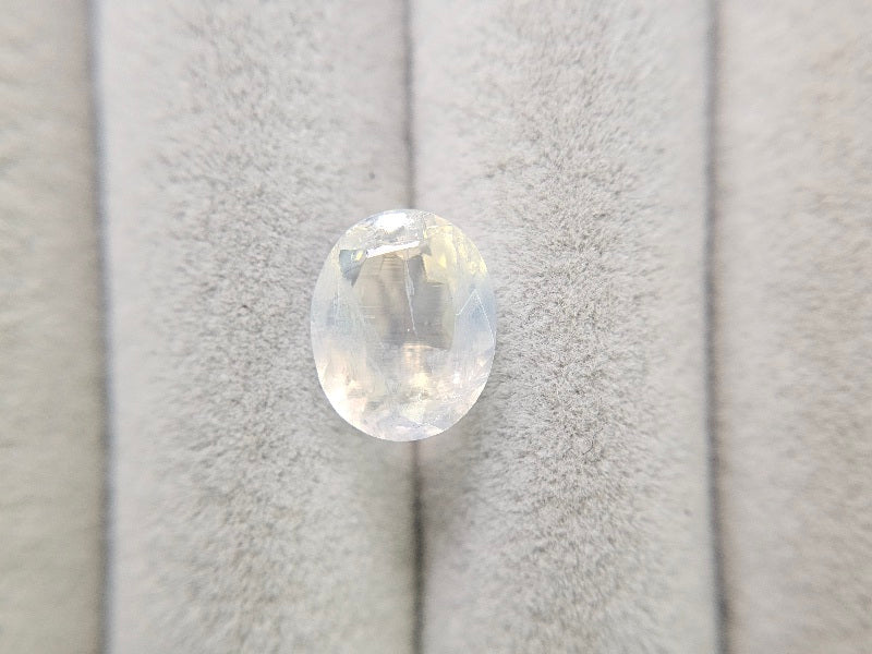 blMO-4　ブルームーンストーン　2.53ct