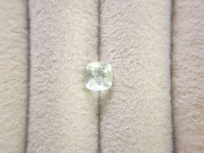 gBE-4　グリーンベリル　0.88ct